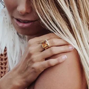 Warriors of the Divine - Citrine Royalty Sormus